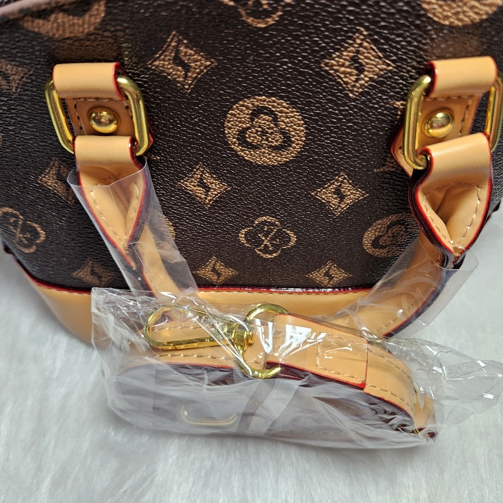 NWOT Majure Designer Black and Tan Women's Handbag With Dog Hangtag And Dustbag - Picture 5 of 11